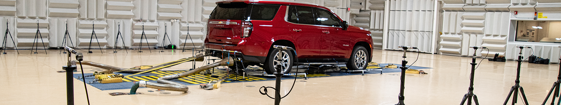 Inddor pas-by test with car