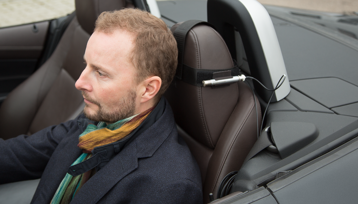 UA-0692 Universal Headrest Microphone holder, for ½” and ¼” microphones