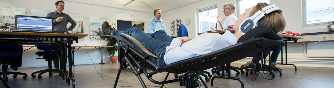 Doctor Nielsen explains how human body perceives music, in particular the bass.