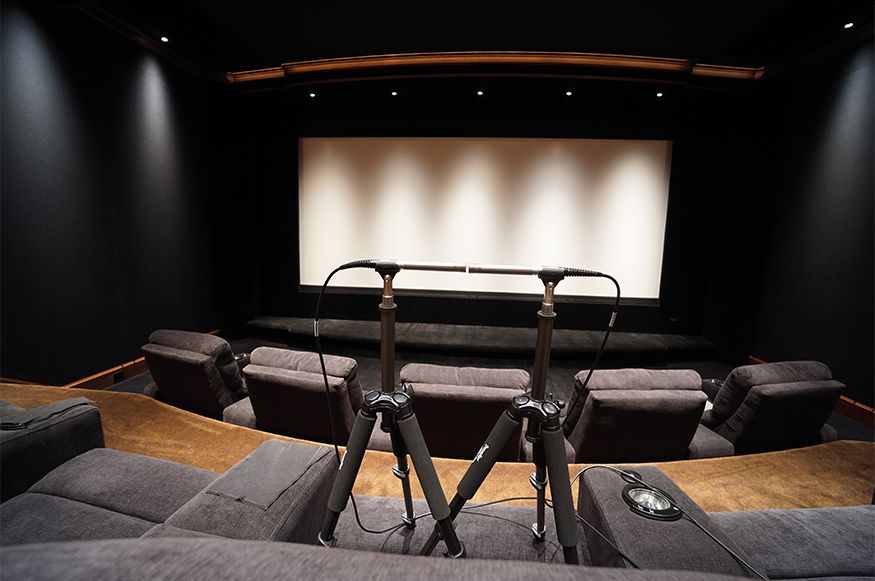 Two-microphone setup in the Hahn theatre